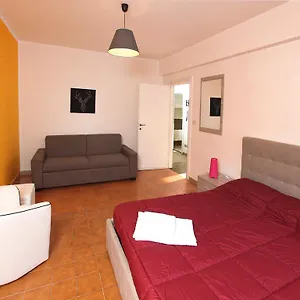 https://marina-home.it-romehotels.com